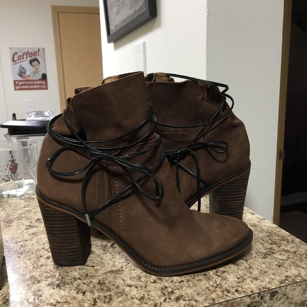 •LOW PRICE• $200 RETAIL LEATHER FRANCO SARTO BOOTS